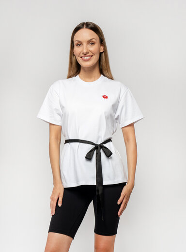 Dámske tričko biele so saténovým opaskom a nášivkou ruže